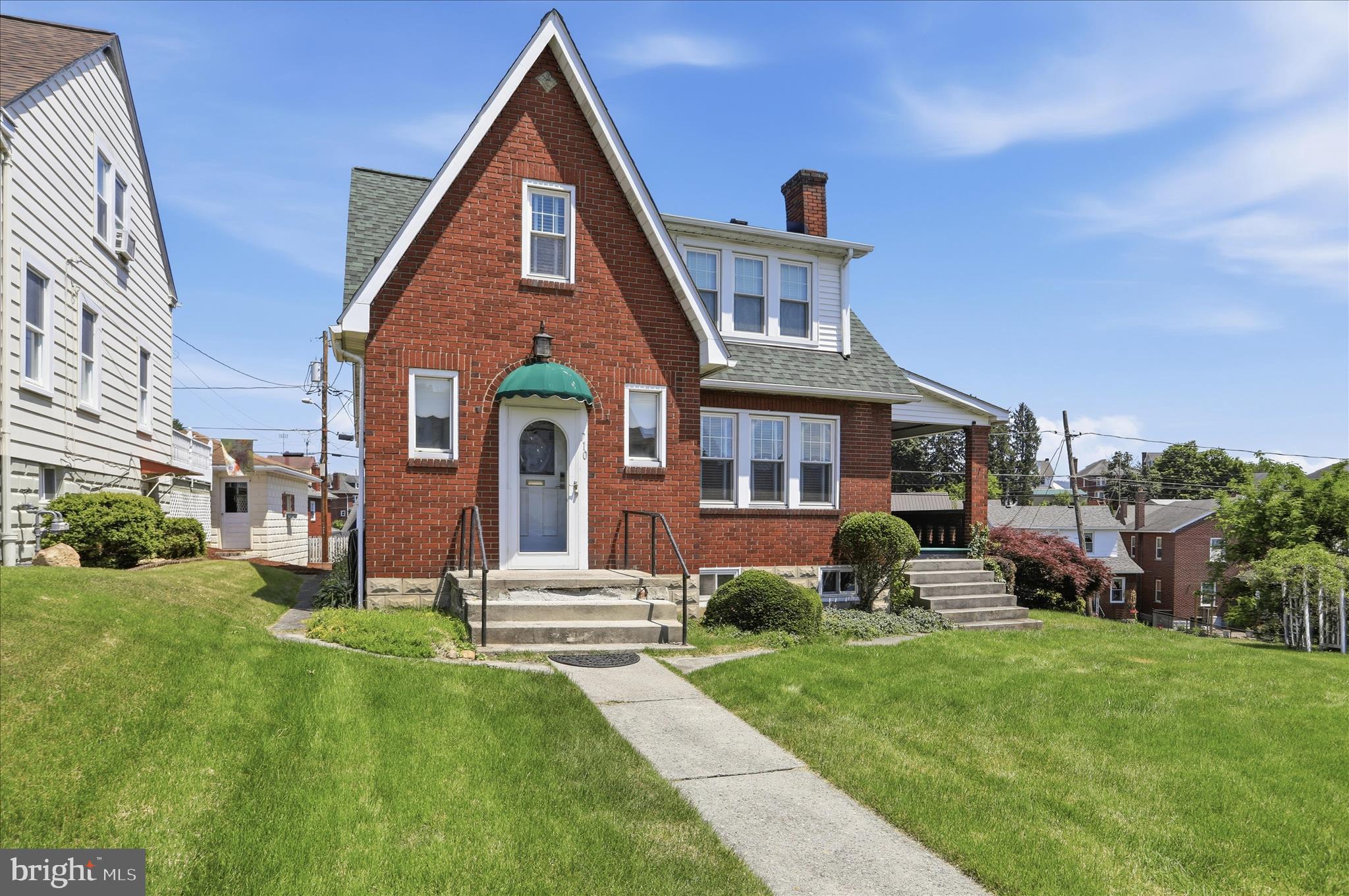 710 MONTGOMERY AVENUE
