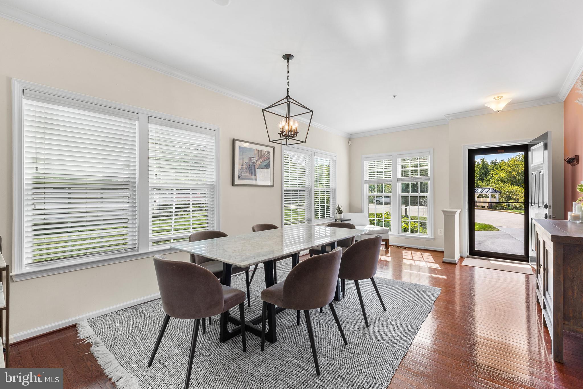 1263 DERRY LANE