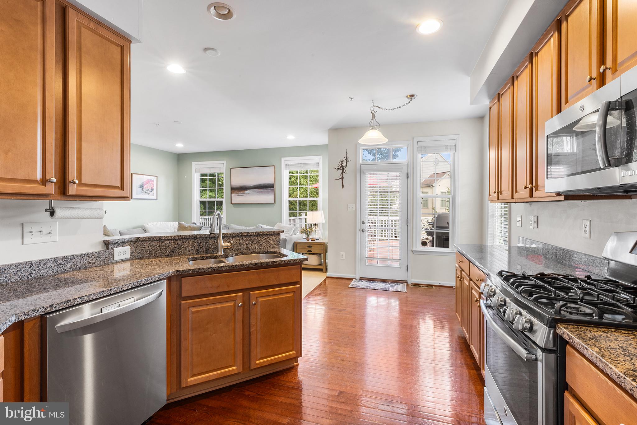 1263 DERRY LANE