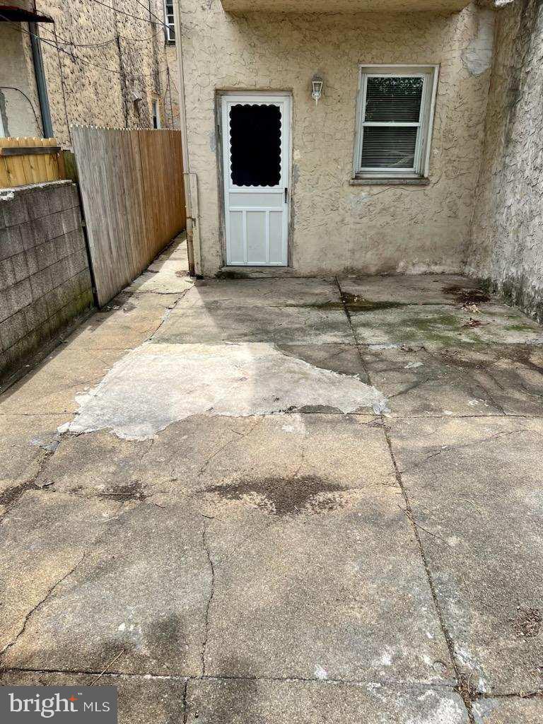 DICKINSON NARROWS - Residential Lease