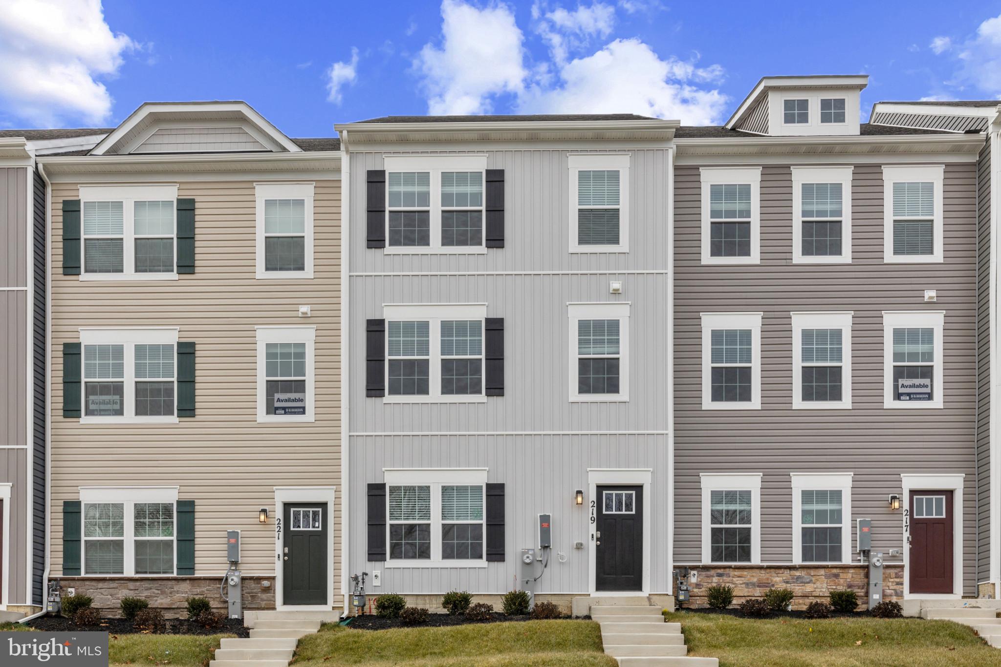 336 HACKLEY DRIVE