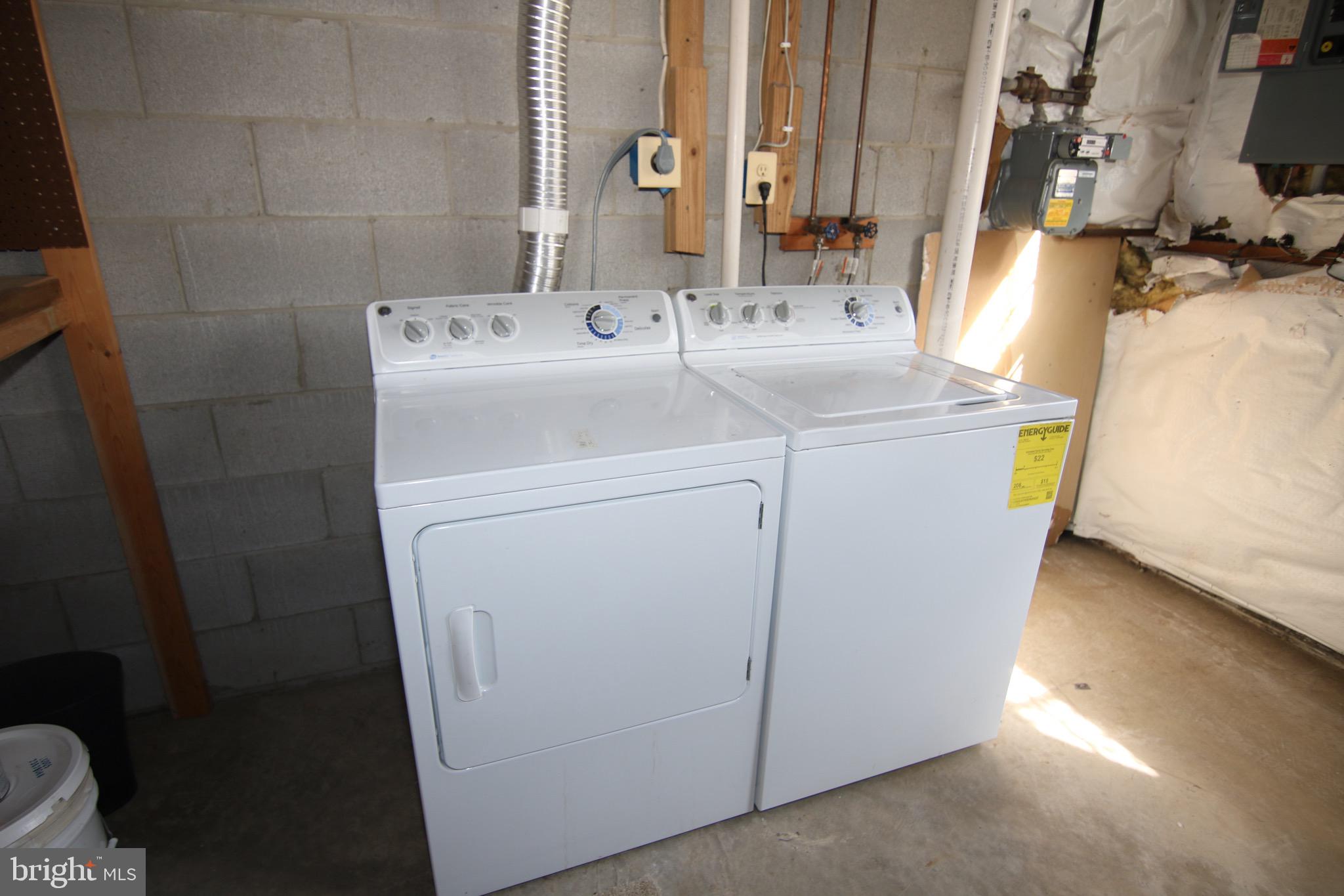 COURTS AT PINEY ORCHARD - Residential