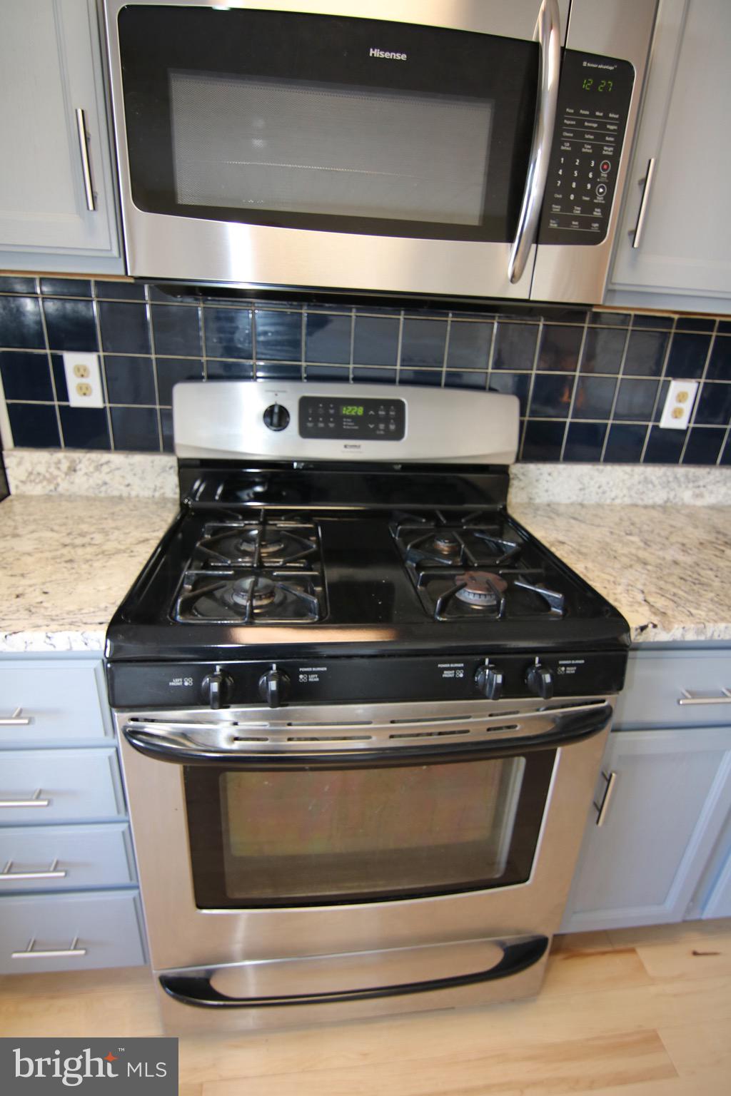 COURTS AT PINEY ORCHARD - Residential