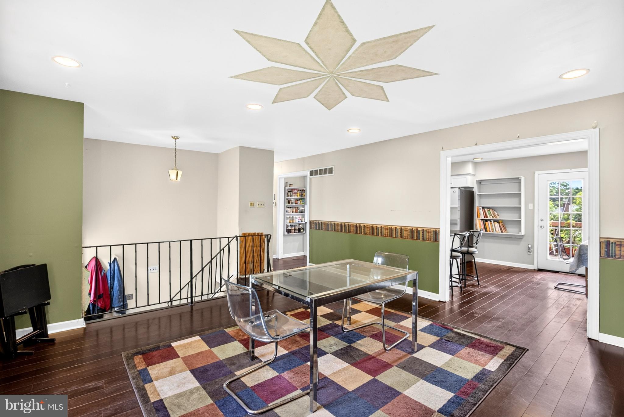 1745 LARKIN ROAD