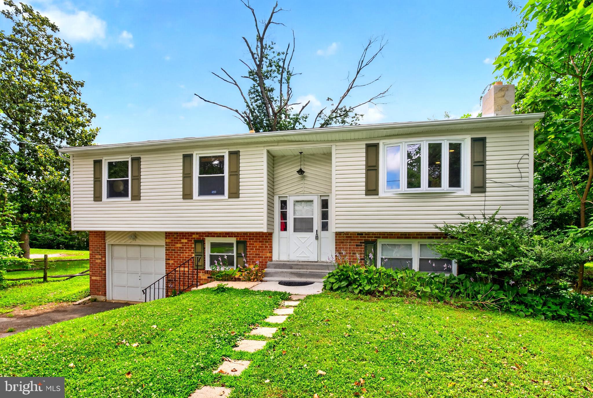 1745 LARKIN ROAD