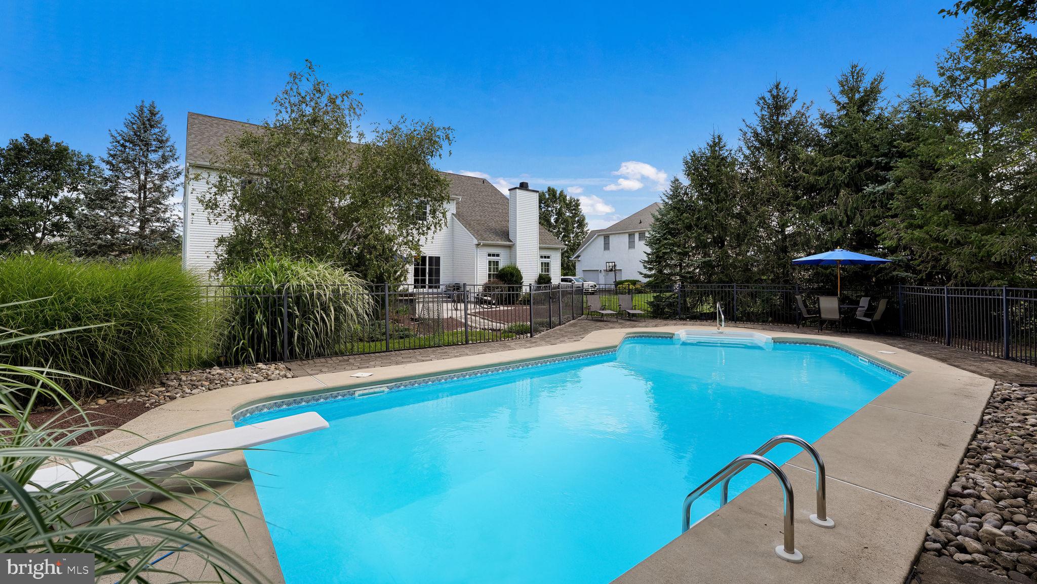 NORTHAMPTON CROSSG - Residential