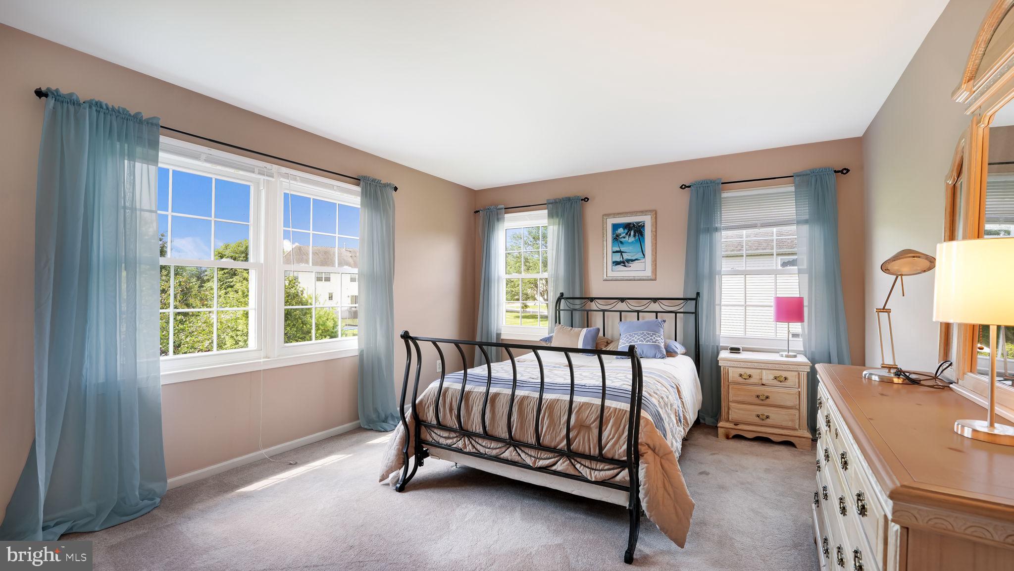 NORTHAMPTON CROSSG - Residential