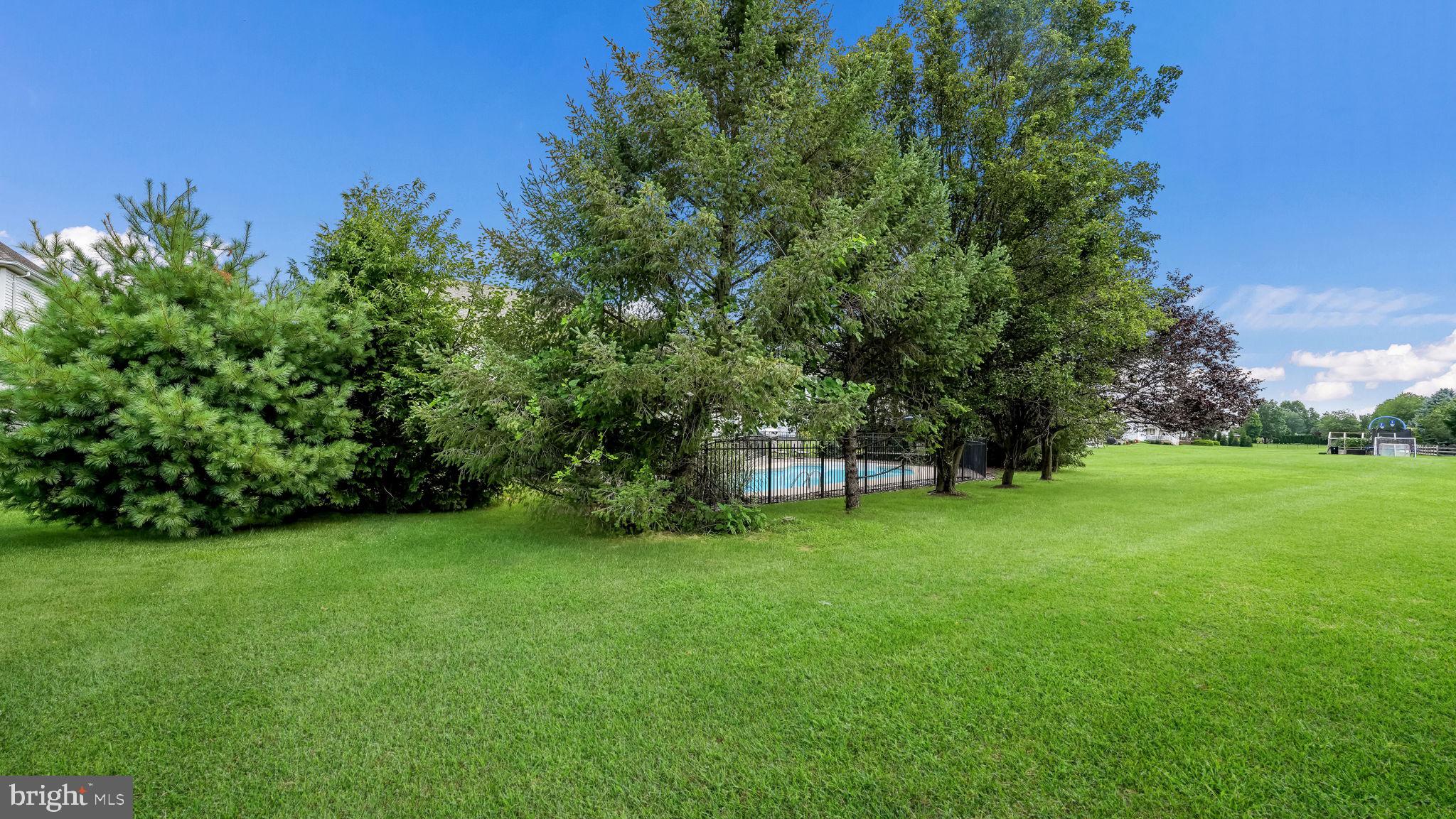 NORTHAMPTON CROSSG - Residential