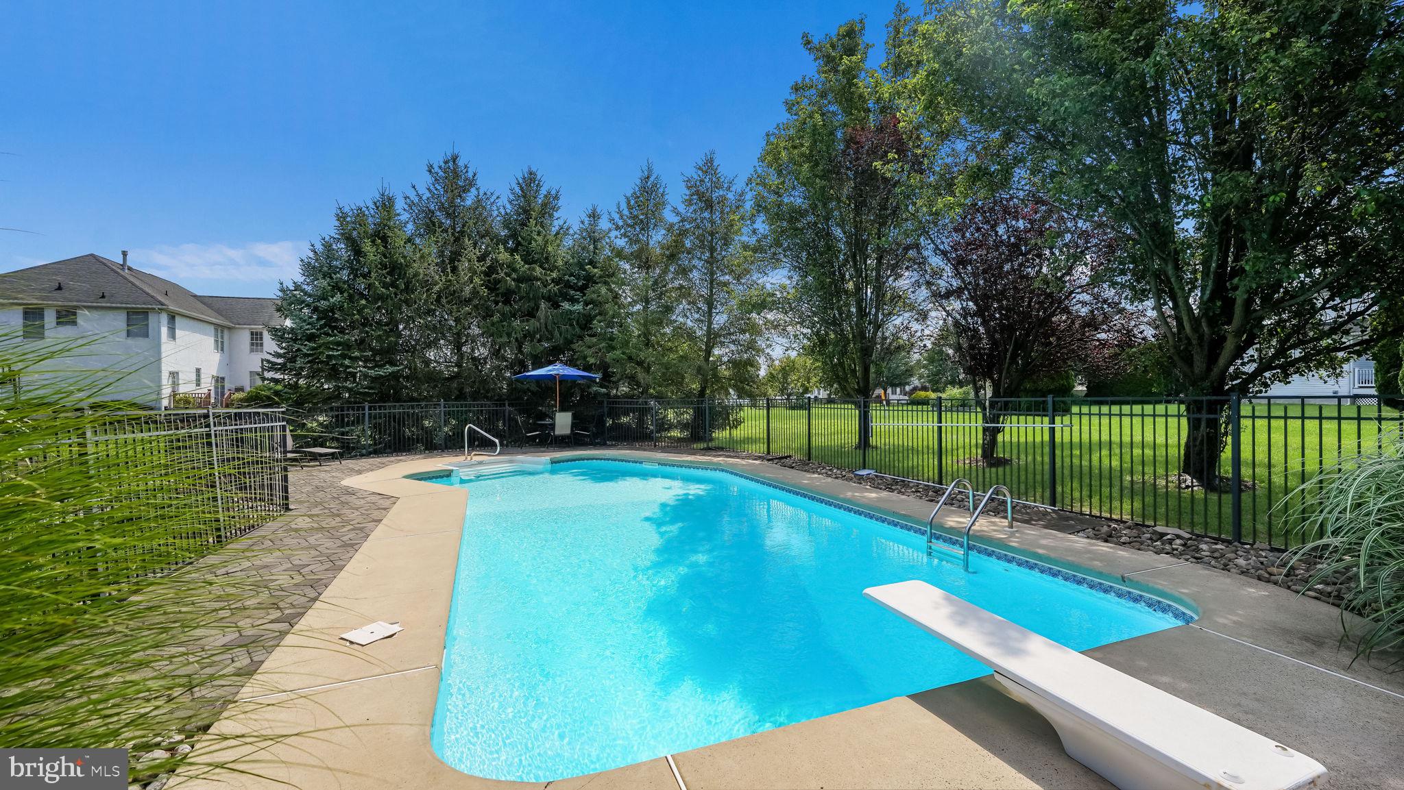 NORTHAMPTON CROSSG - Residential