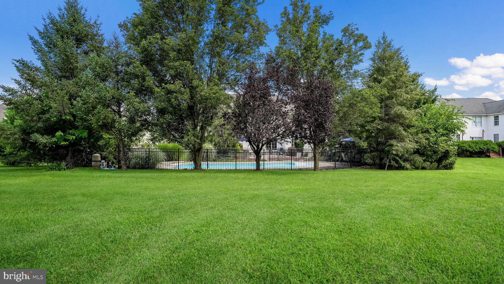 NORTHAMPTON CROSSG - Residential