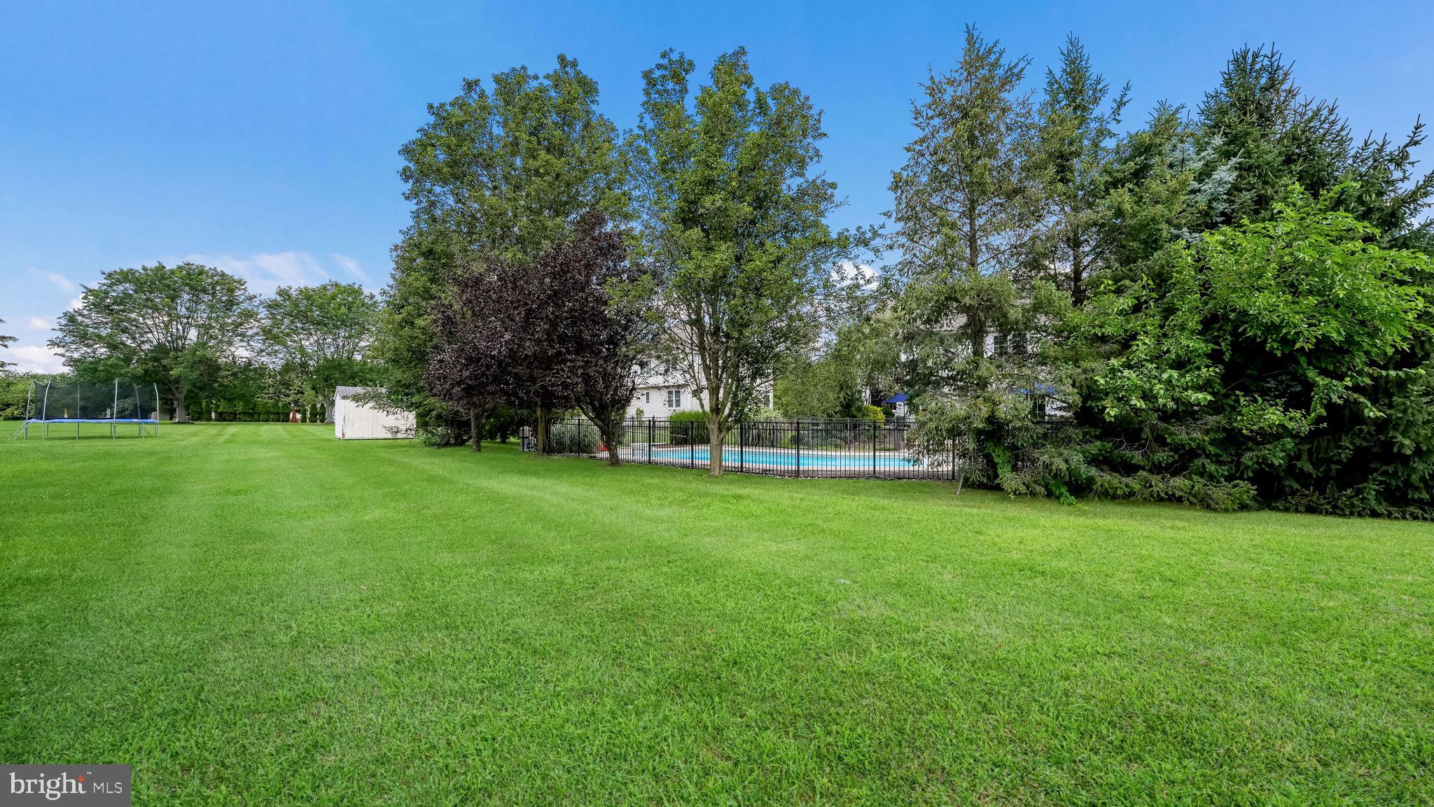 NORTHAMPTON CROSSG - Residential