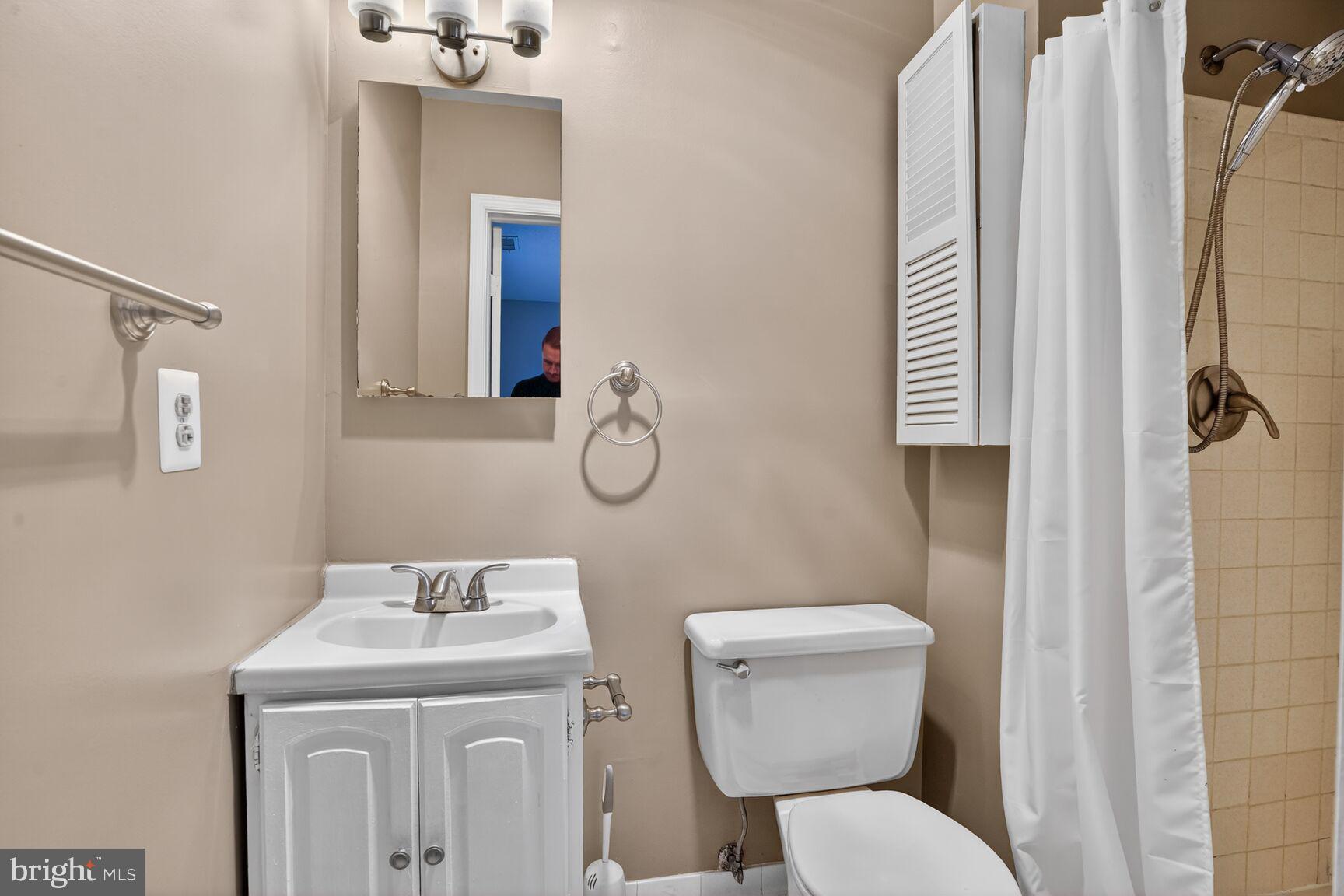 PIMMIT HILLS - Residential Lease