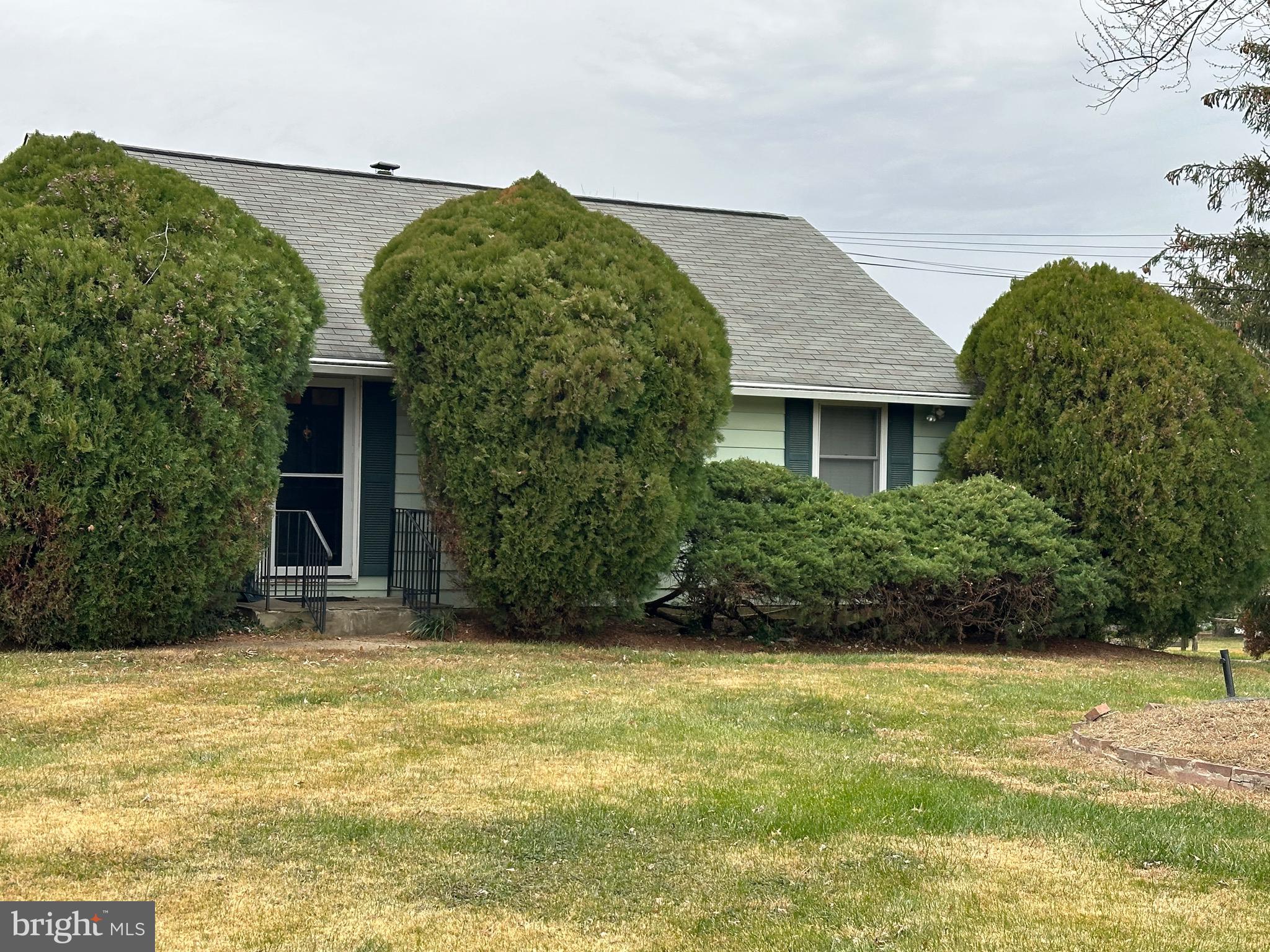 PIMMIT HILLS - Residential Lease