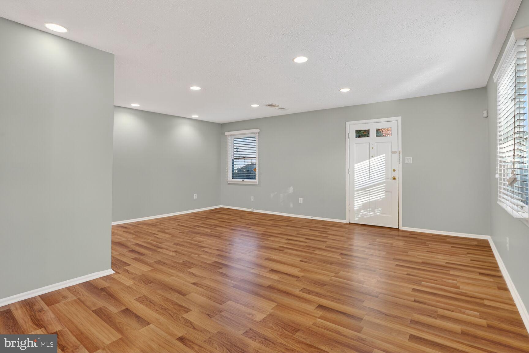 PIMMIT HILLS - Residential Lease