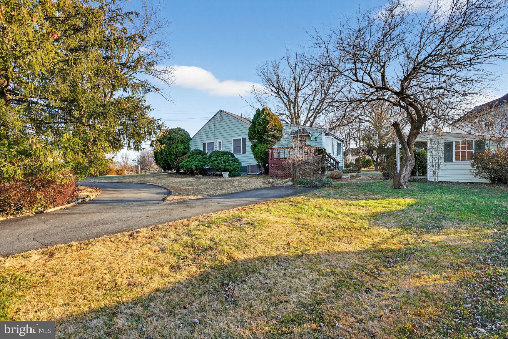 PIMMIT HILLS - Residential Lease