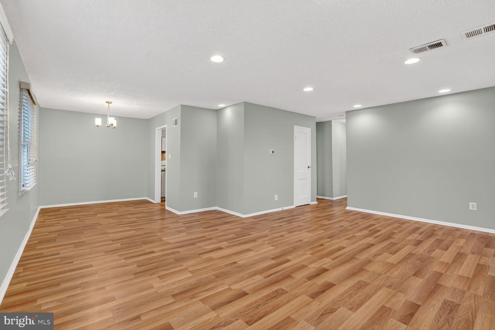 PIMMIT HILLS - Residential Lease