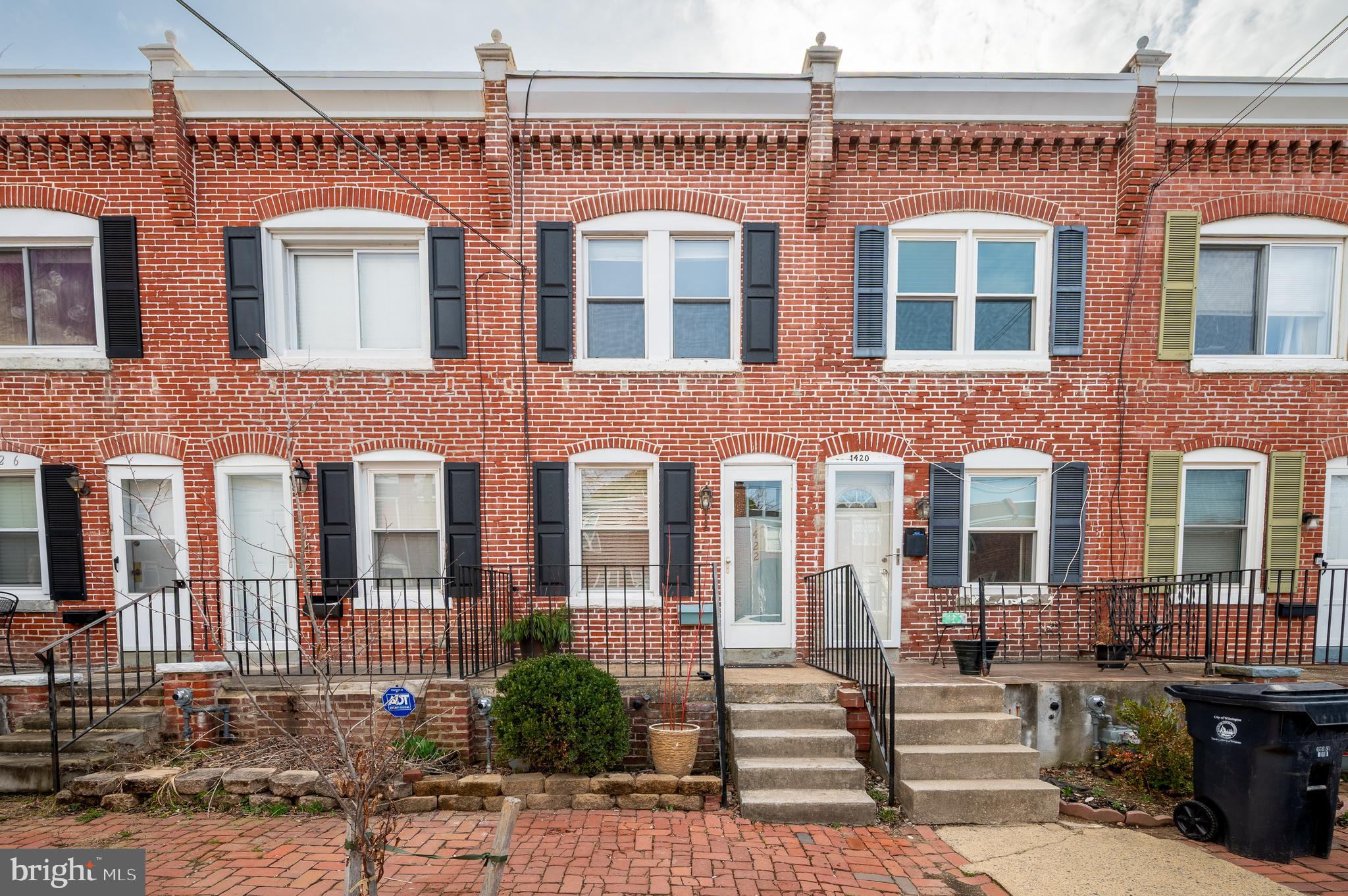 1422 N LINCOLN STREET