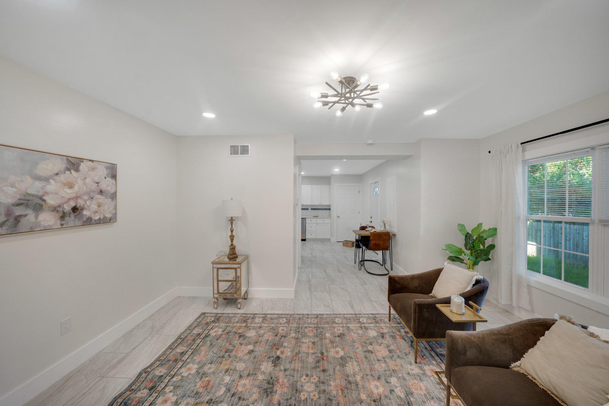 322 E CECIL AVENUE