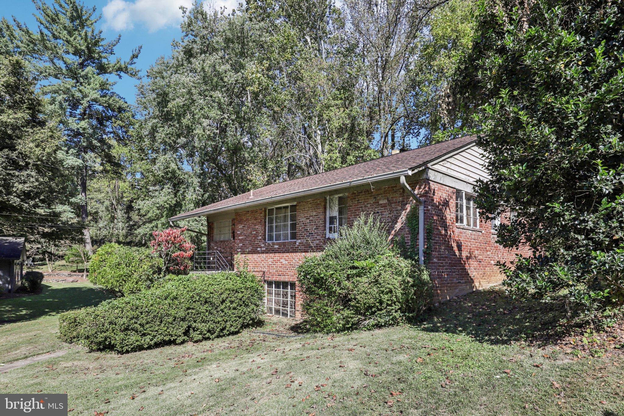 BANNOCKBURN ESTATES - Residential