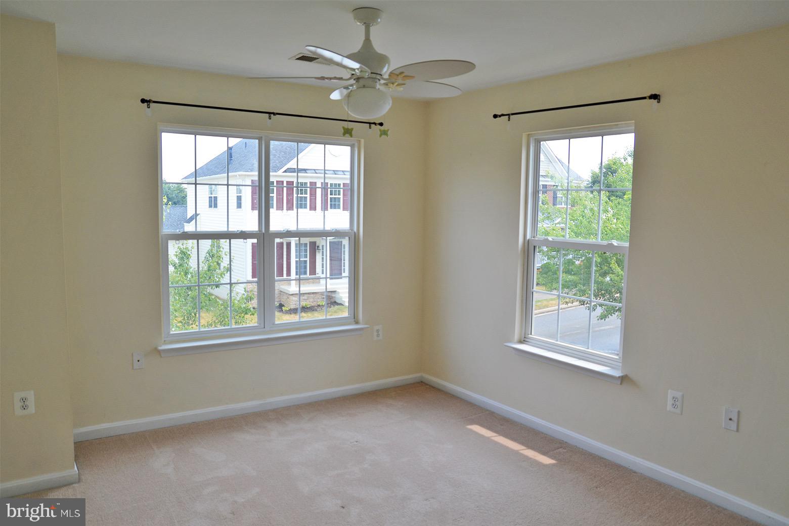 HUNTFIELD - Residential Lease