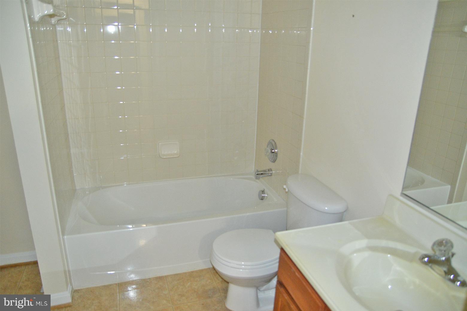 HUNTFIELD - Residential Lease