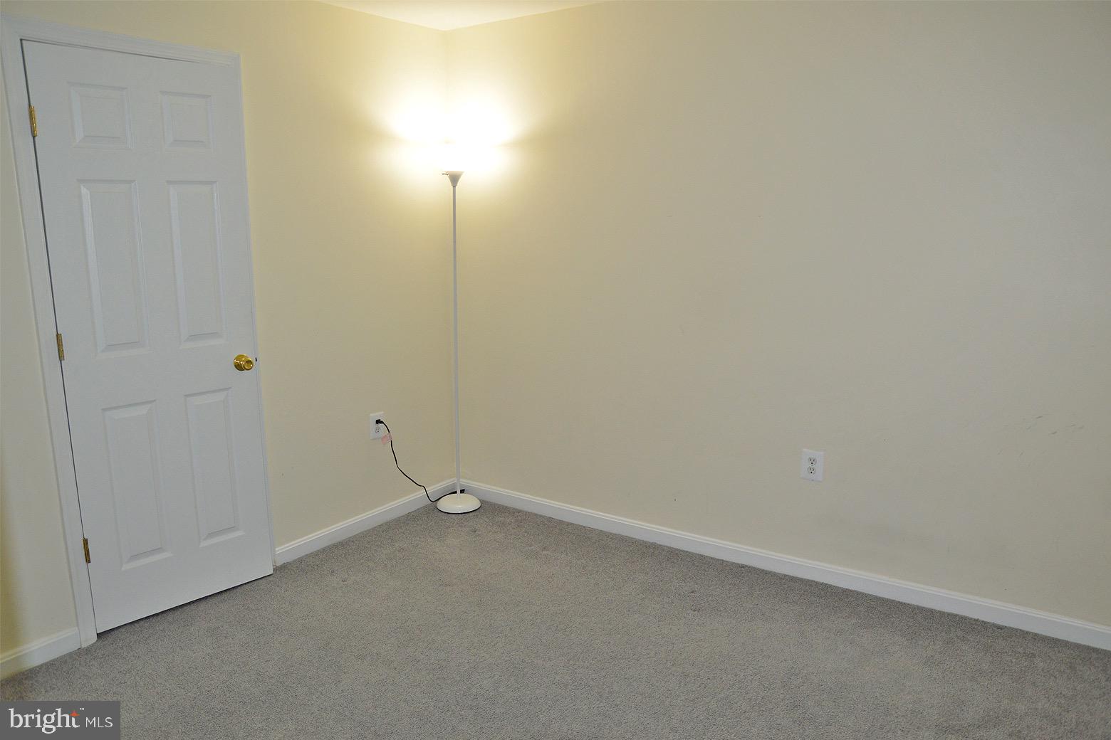 HUNTFIELD - Residential Lease