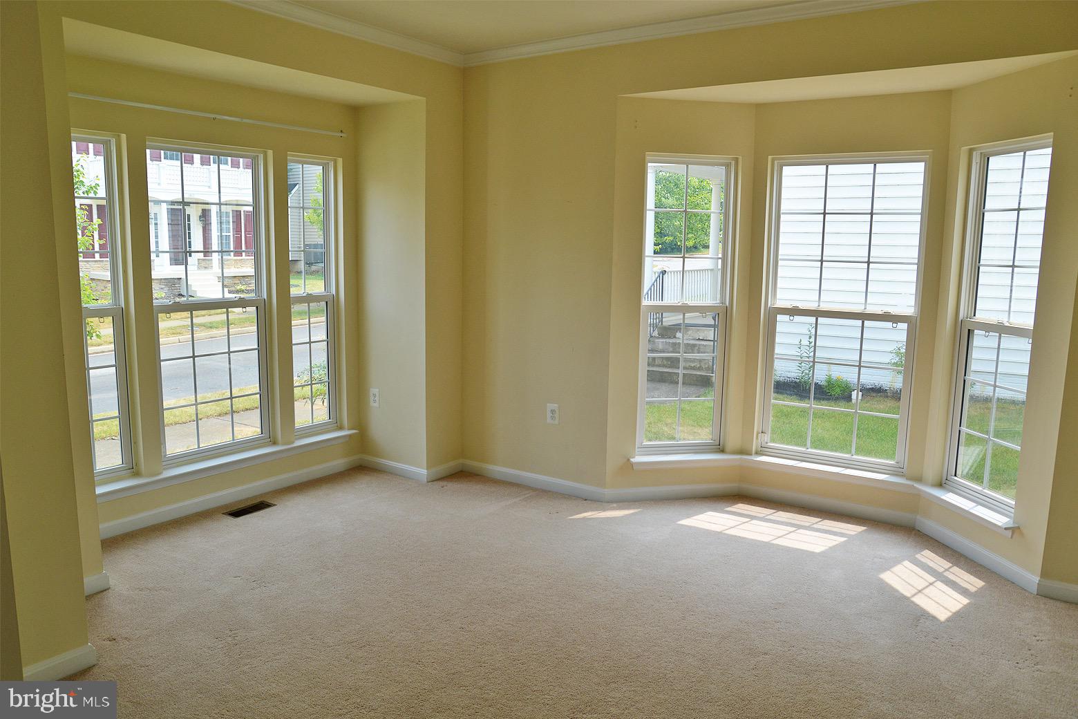 HUNTFIELD - Residential Lease