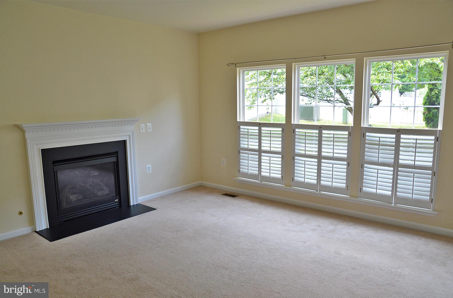 HUNTFIELD - Residential Lease