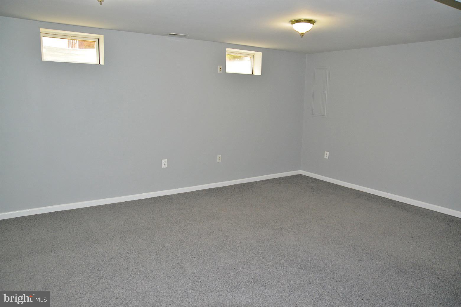 HUNTFIELD - Residential Lease