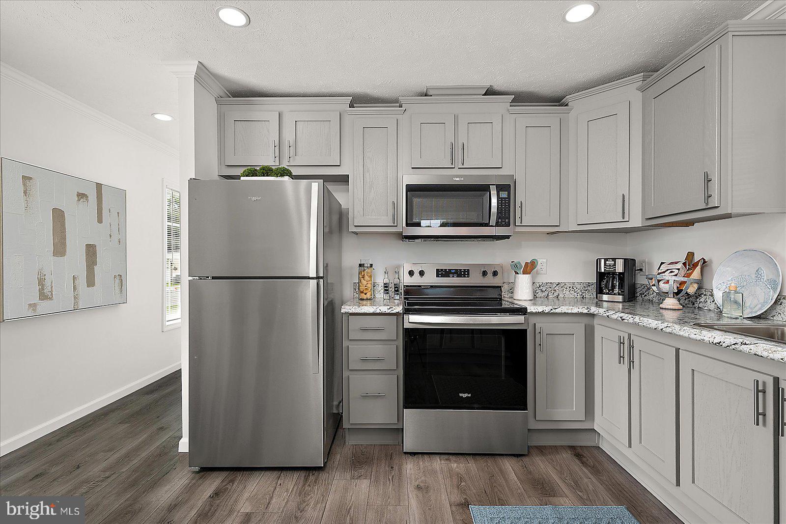 SALT LIFE PARK LLC - Residential