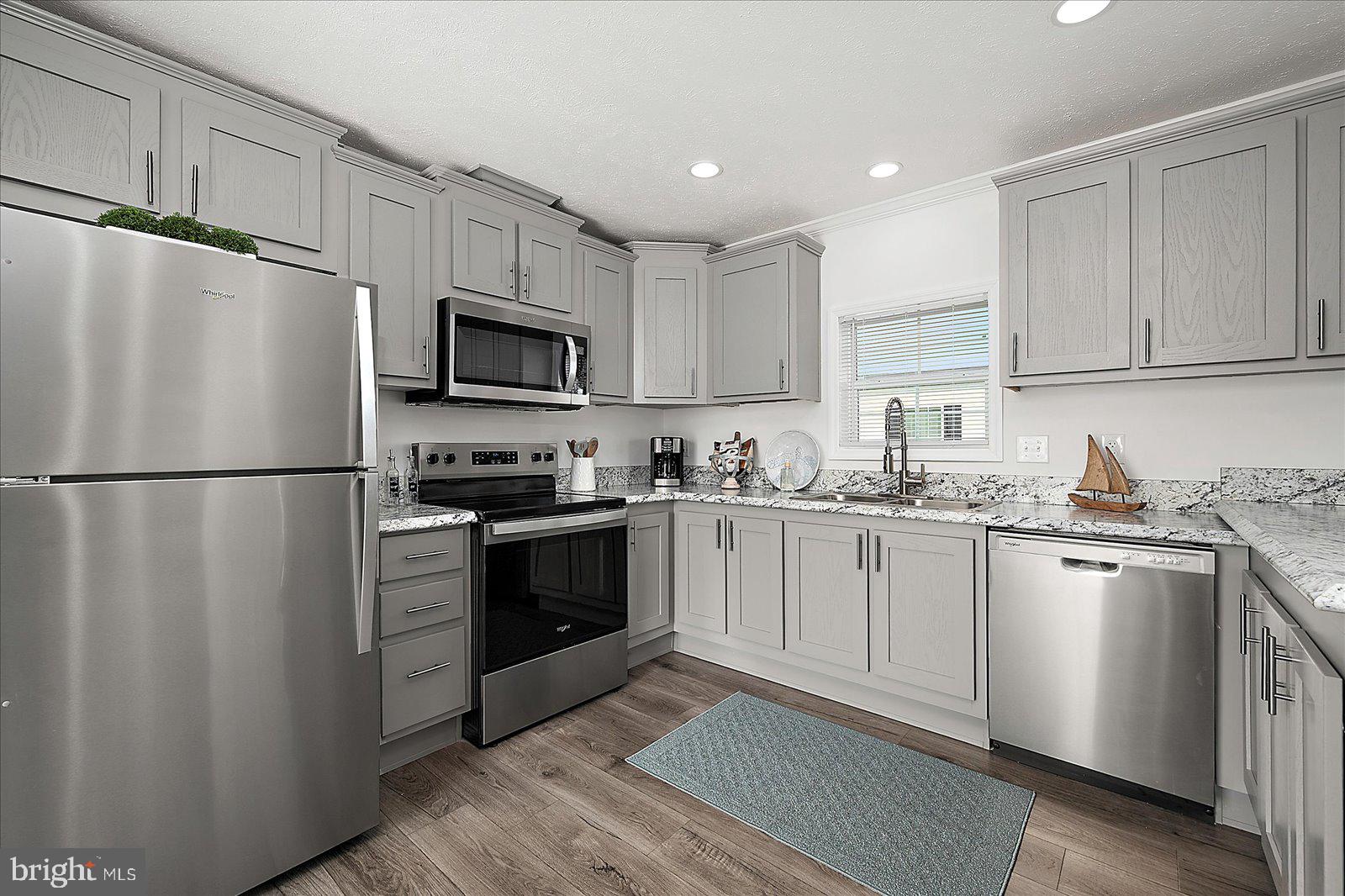 SALT LIFE PARK LLC - Residential