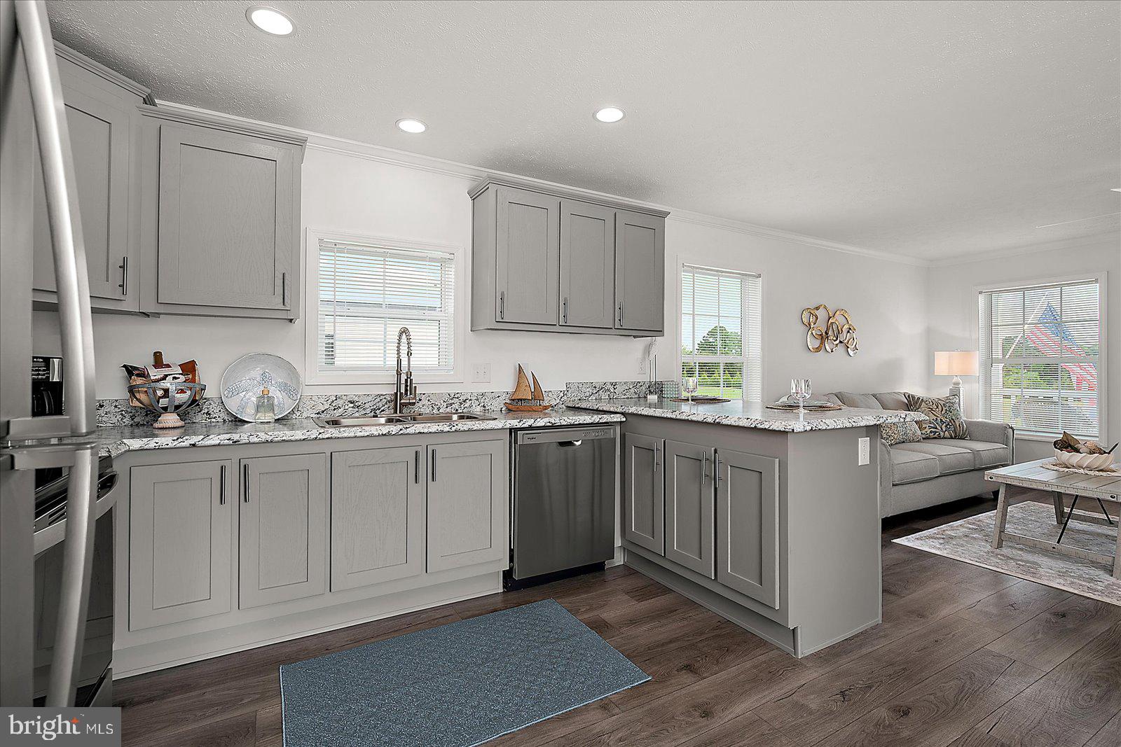 SALT LIFE PARK LLC - Residential