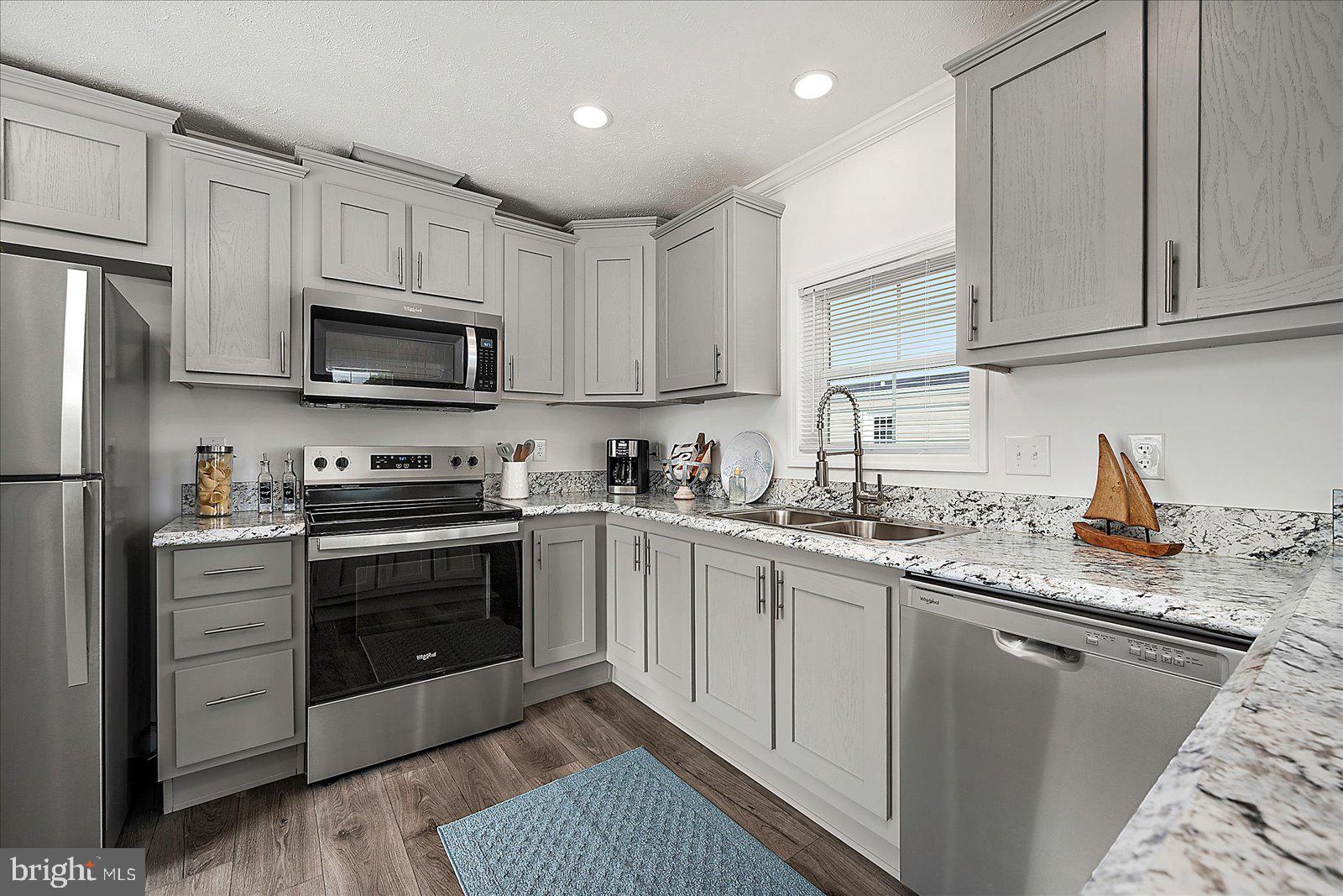 SALT LIFE PARK LLC - Residential