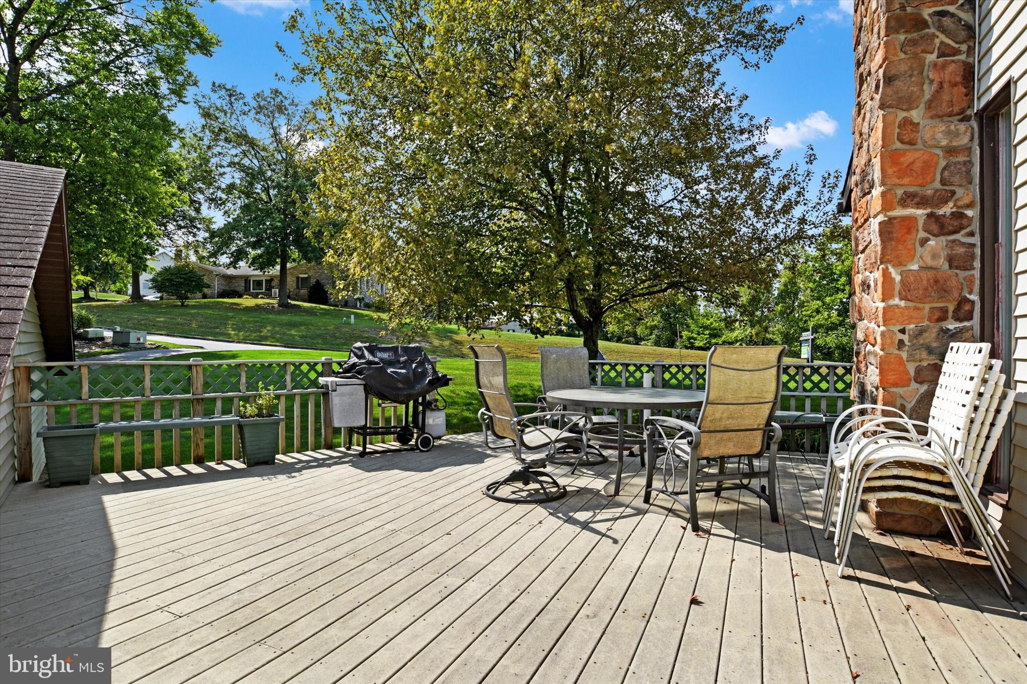 HIGH MEADOW - Residential