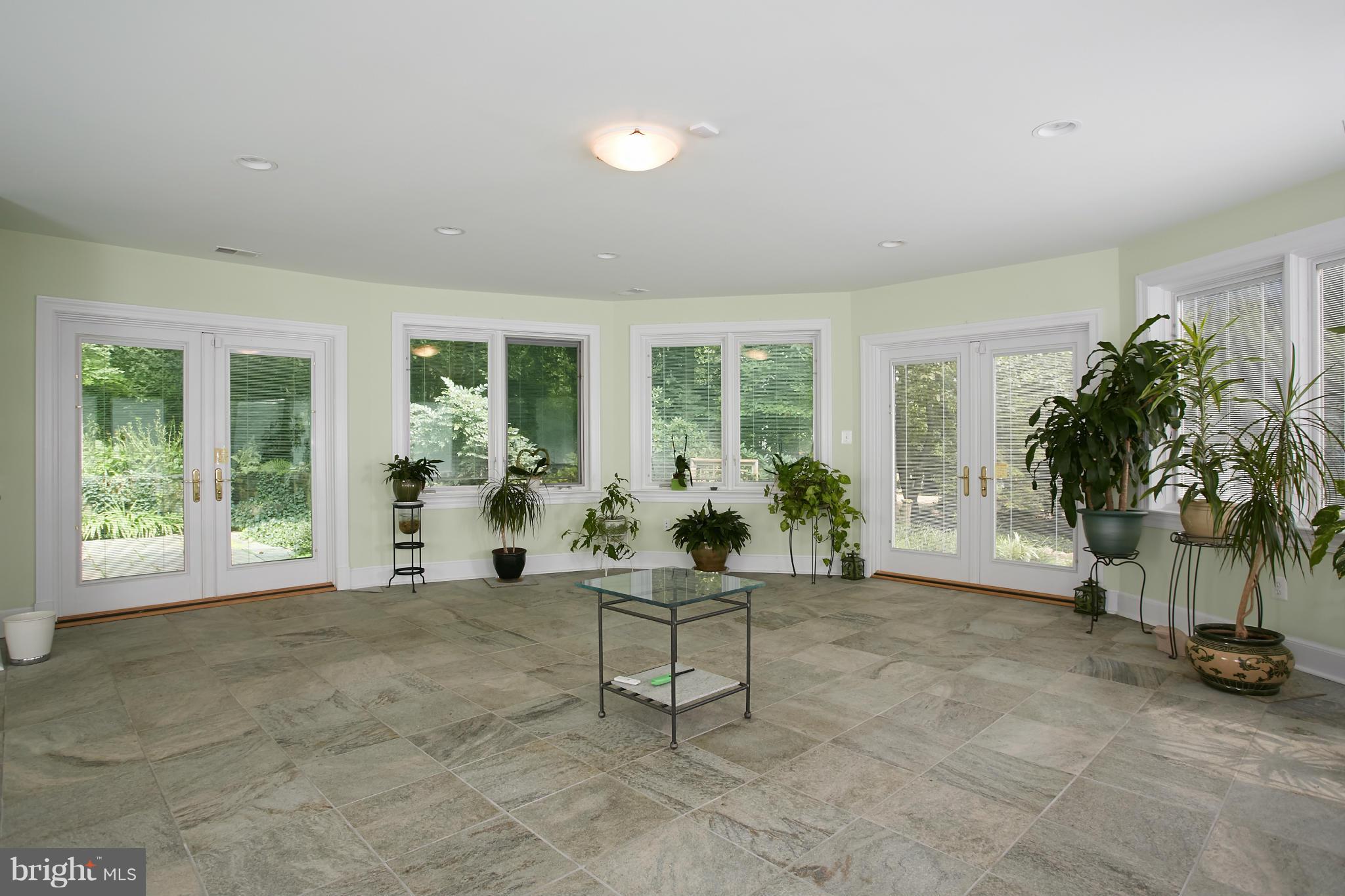 BRADLEY HILLS GROVE - Residential