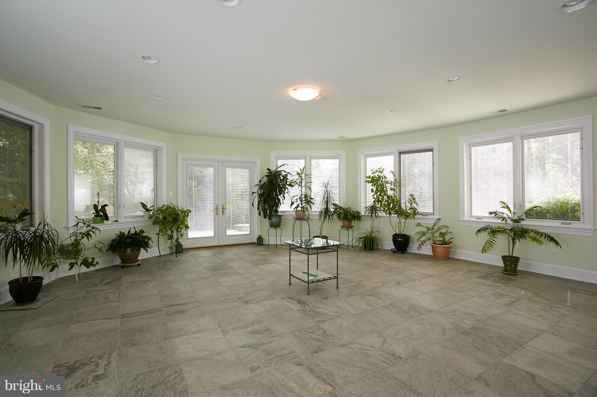 BRADLEY HILLS GROVE - Residential