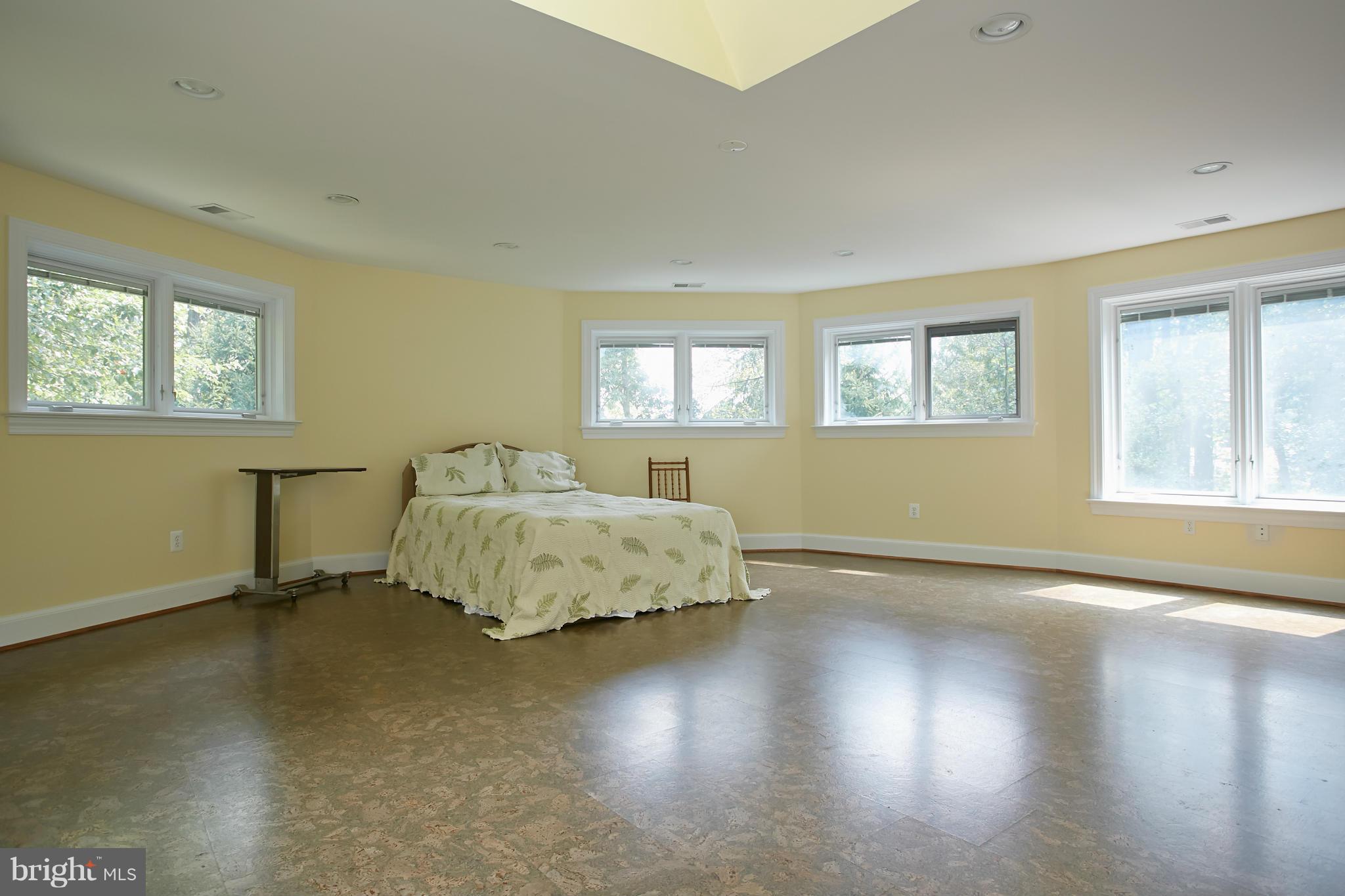 BRADLEY HILLS GROVE - Residential