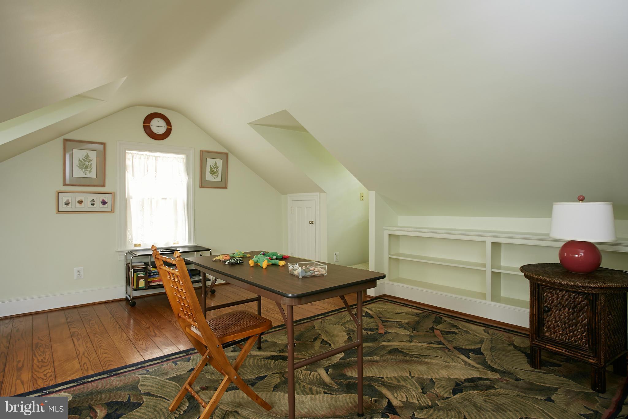 BRADLEY HILLS GROVE - Residential