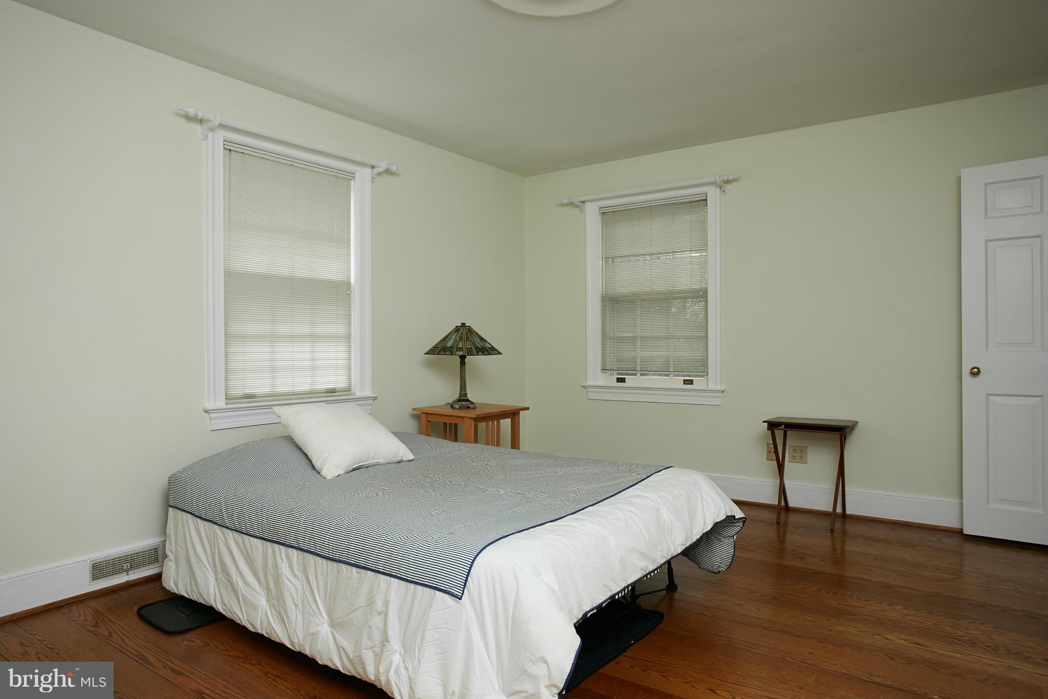 BRADLEY HILLS GROVE - Residential