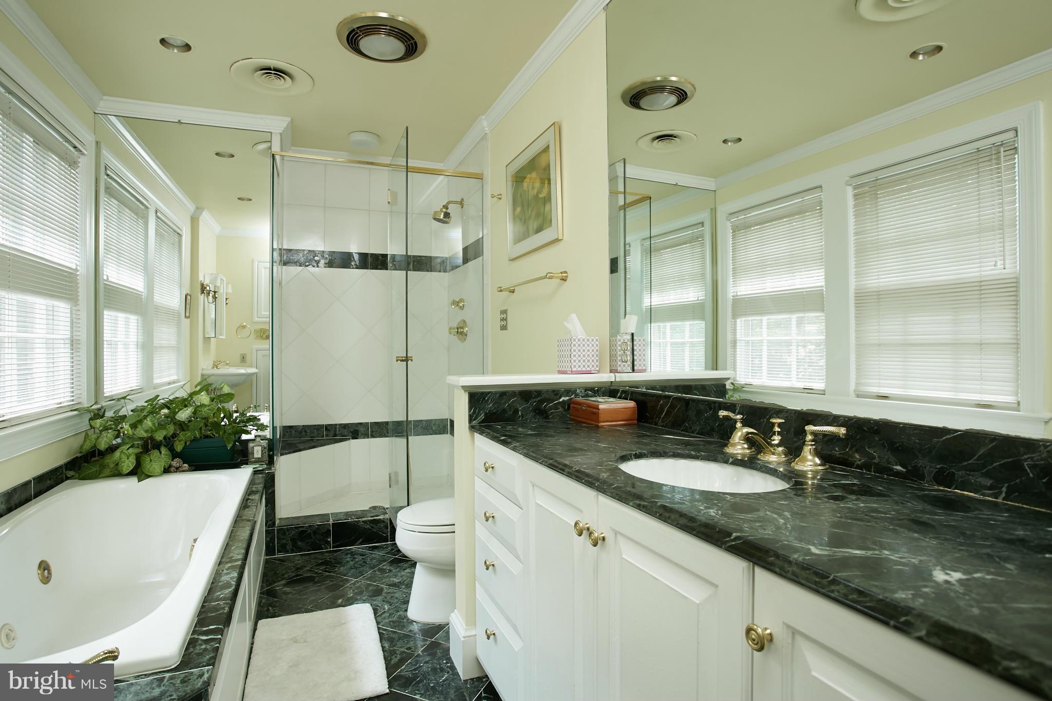 BRADLEY HILLS GROVE - Residential