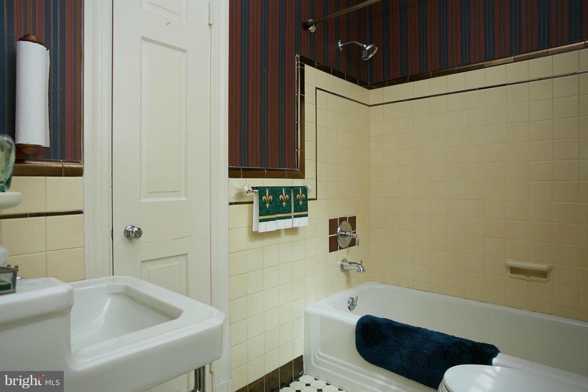 BRADLEY HILLS GROVE - Residential