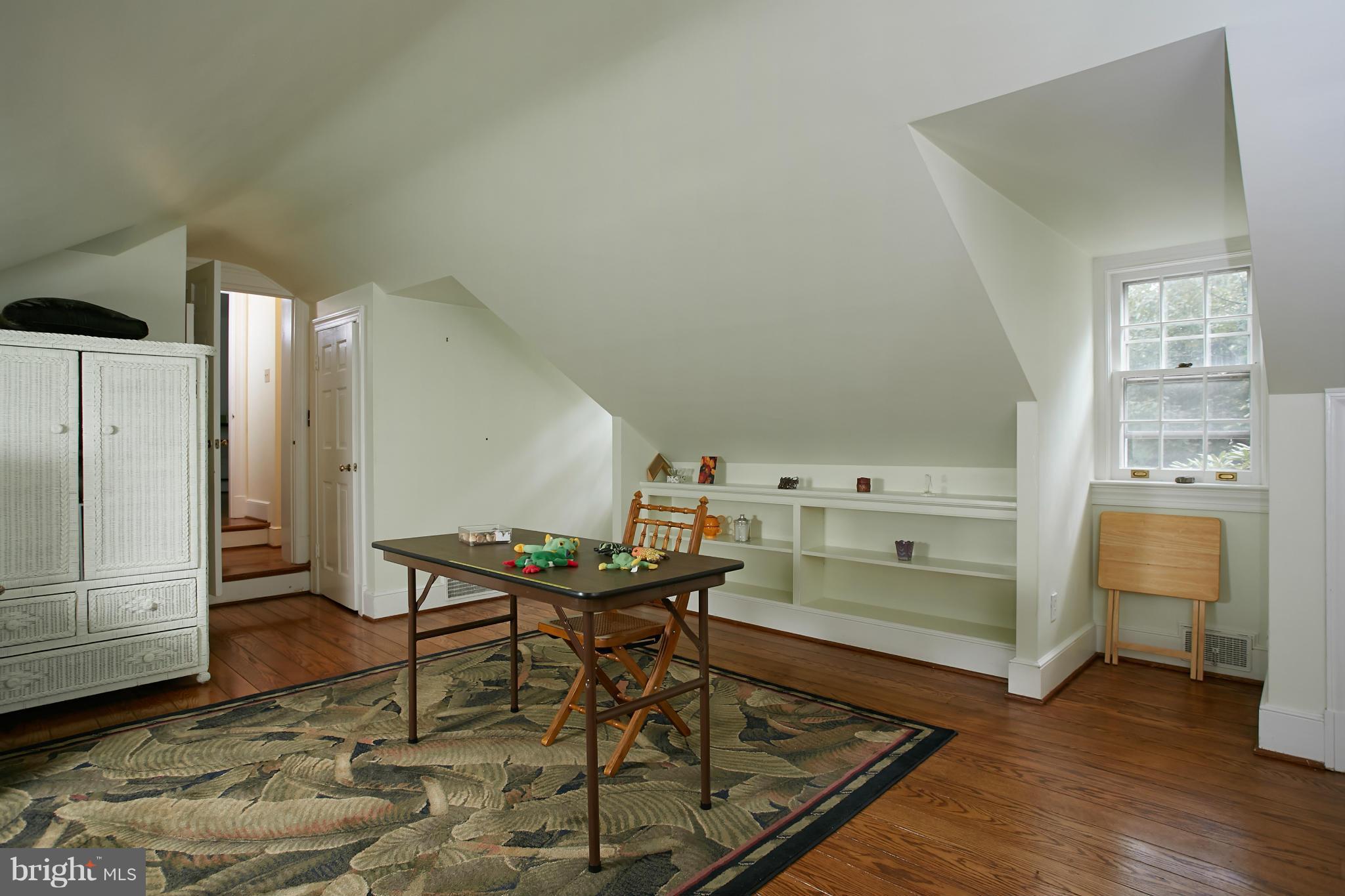 BRADLEY HILLS GROVE - Residential