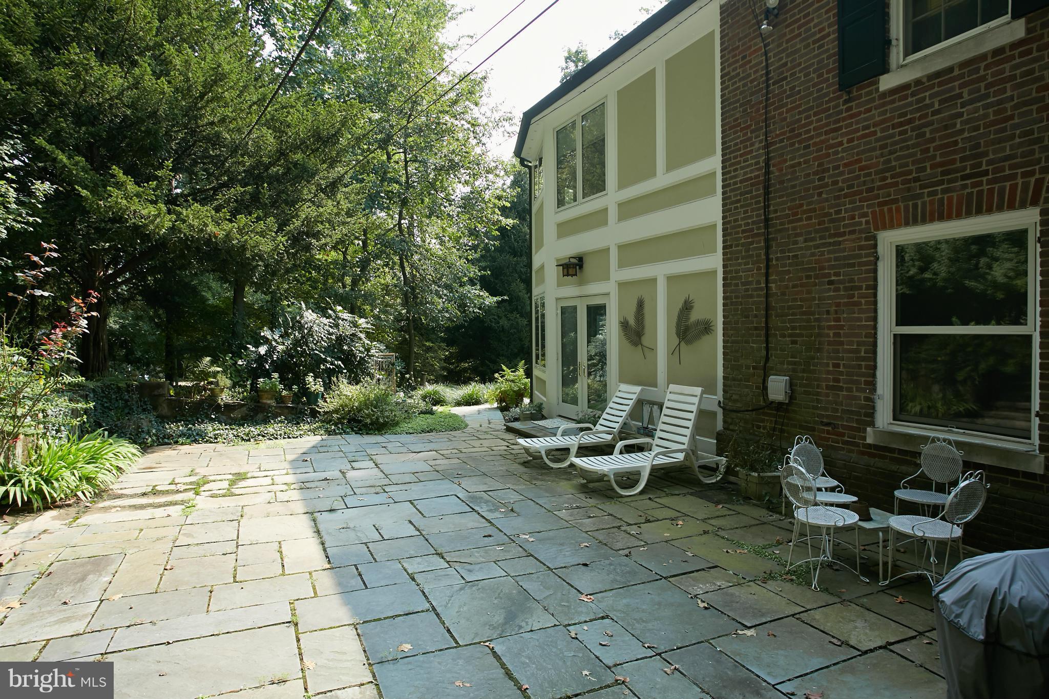 BRADLEY HILLS GROVE - Residential