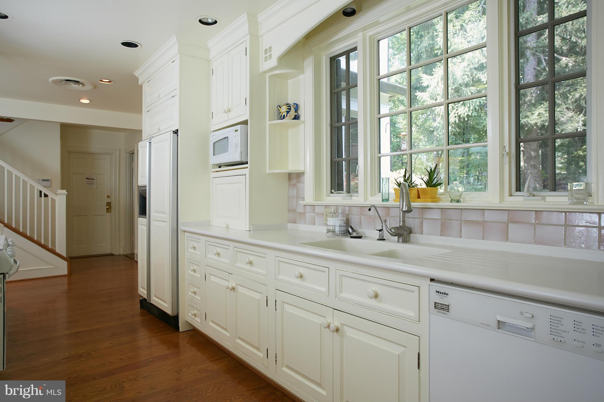 BRADLEY HILLS GROVE - Residential