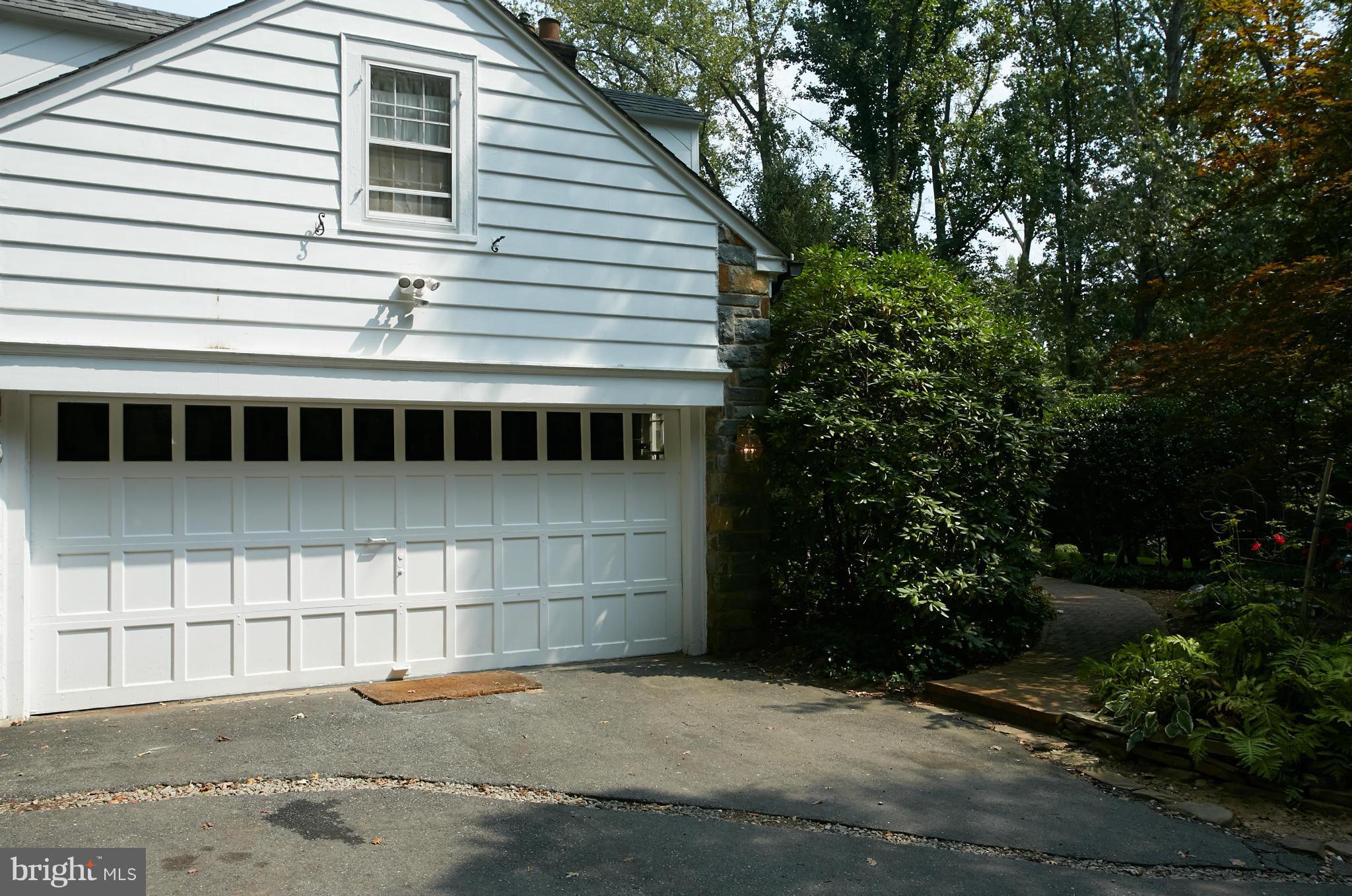 BRADLEY HILLS GROVE - Residential