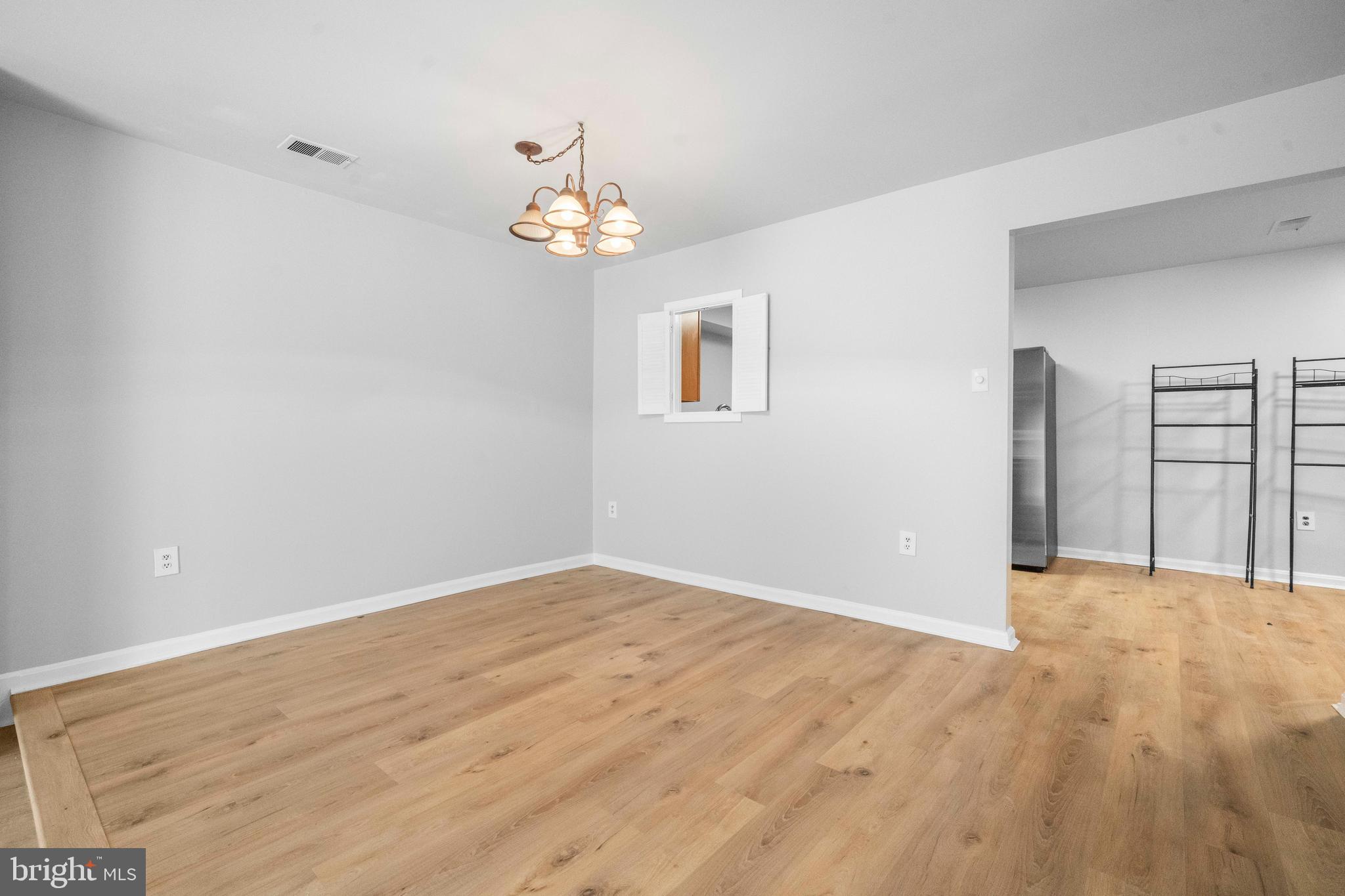 FAIRFAX PLAZA TOWNHOUSES - Residential