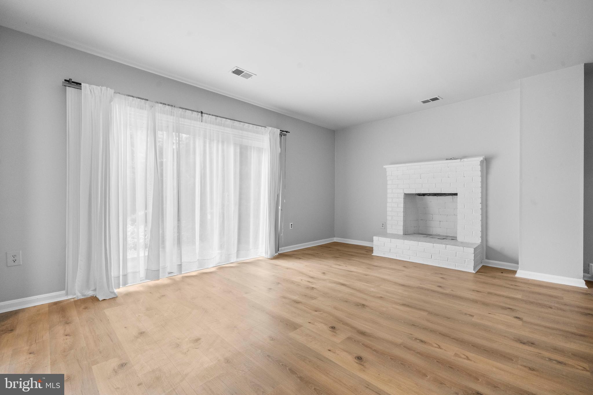 FAIRFAX PLAZA TOWNHOUSES - Residential