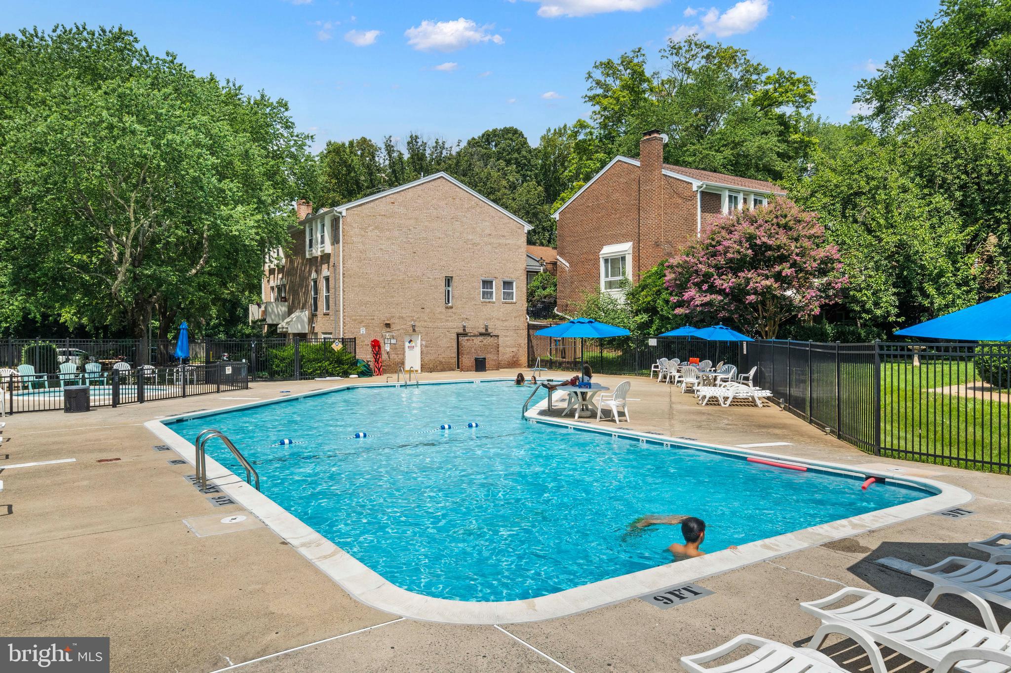 FAIRFAX PLAZA TOWNHOUSES - Residential
