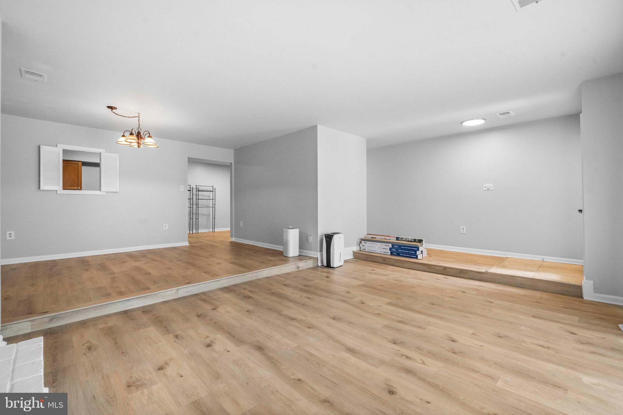 FAIRFAX PLAZA TOWNHOUSES - Residential