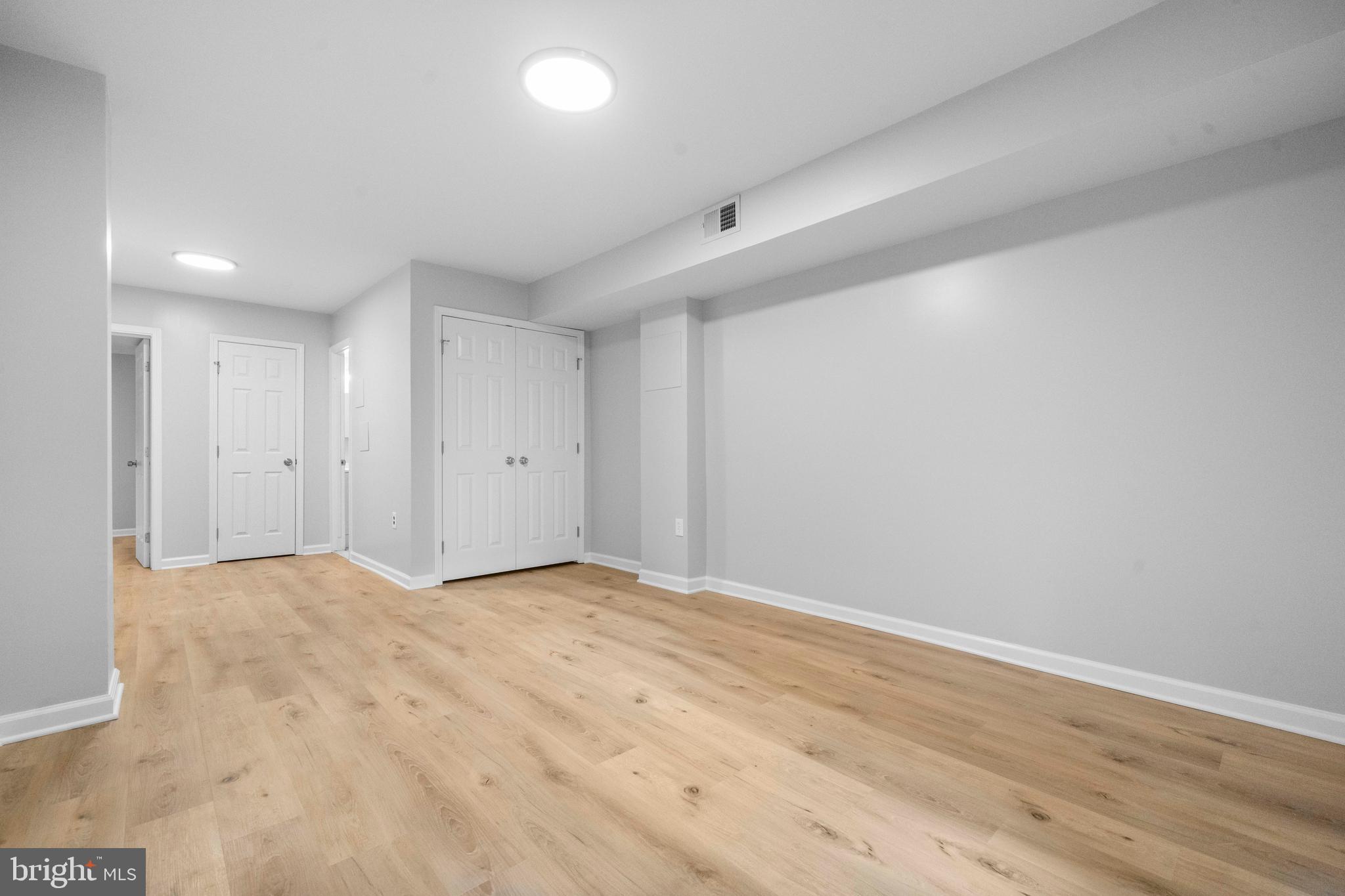 FAIRFAX PLAZA TOWNHOUSES - Residential